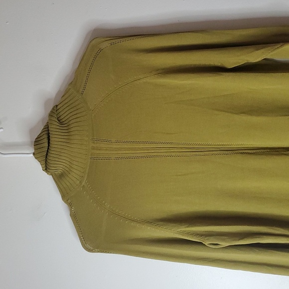 Womens Silk Blend Lightweight Green Yellow Minimalist Turtleneck Ribbed Sleeve - Picture 6 of 9